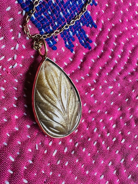 Collier Feuille Pierre de Soleil